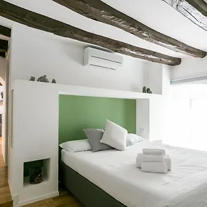 Mortara Navigli , Milan Italie